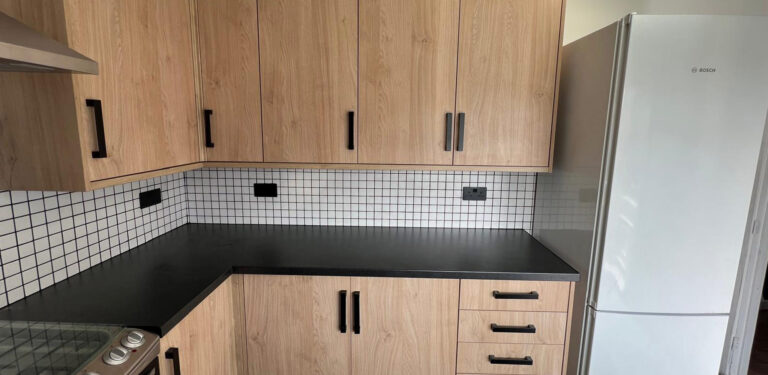 Oak Kitchen Installation in Shoreham Beach Banner